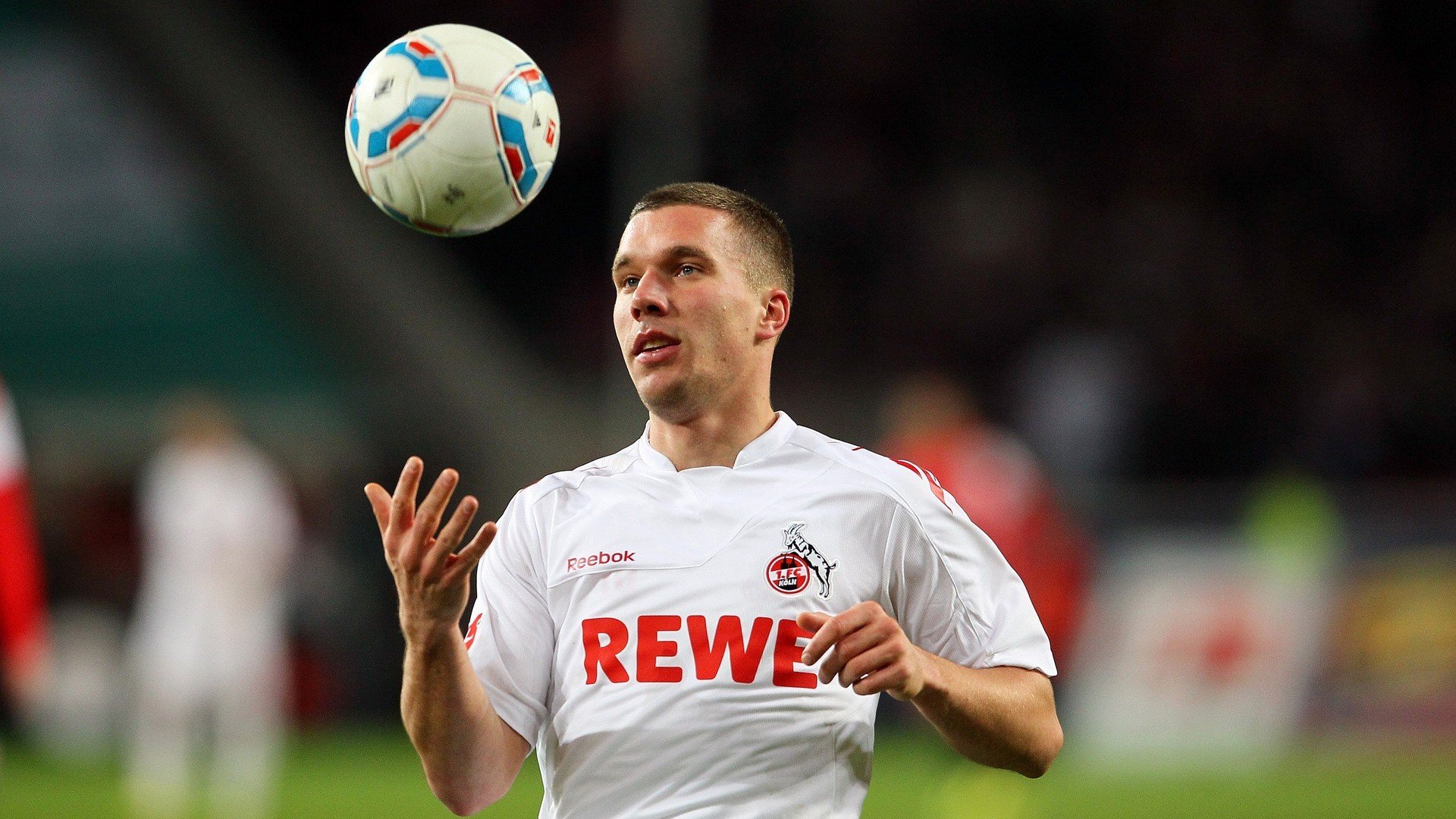 皇家马德里豪取连续胜利，领跑西甲，皇家马德里组合