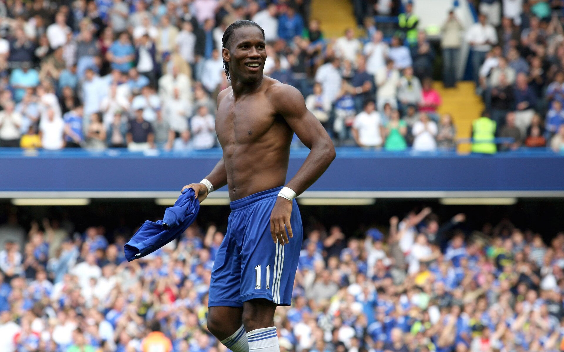 联盟携手电商平台开启全新粉丝狂欢——赛事主题商品一站购尽